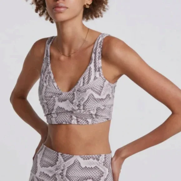 🎉QUICK SALE🎉Varley Let’s Move Kellam Bra - Picture 3 of 6